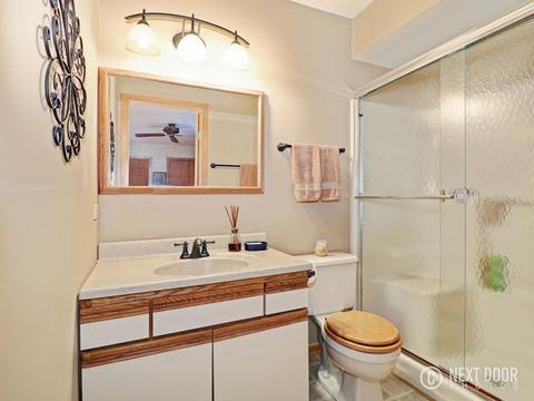 573 Yellowstone Dr, Elgin, IL 60123 photo 28