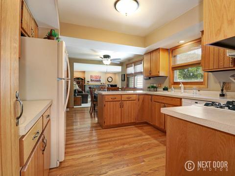 573 Yellowstone Dr, Elgin, IL 60123 photo 12