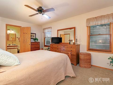 573 Yellowstone Dr, Elgin, IL 60123 photo 27