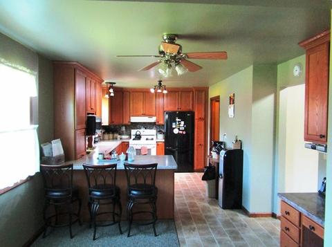 143 Valley View Dr, Seneca, IL 61360 photo 9