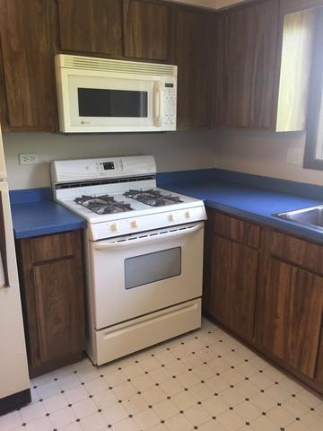 855 Johnstown Ln #B, Wheaton, IL 60187 photo 5