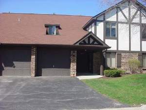 855 Johnstown Ln #B, Wheaton, IL 60187 photo 1