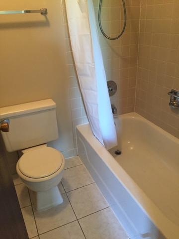 855 Johnstown Ln #B, Wheaton, IL 60187 photo 8