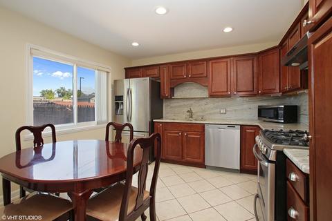 638 Maple Ct, Mount Prospect, IL 60056 photo 4