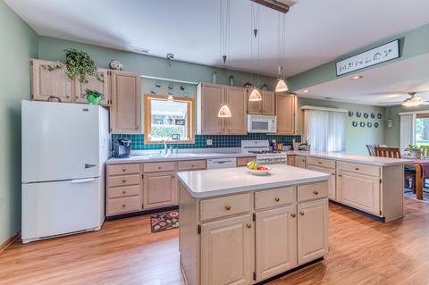 526 N Walnut St, Itasca, IL 60143 photo 6