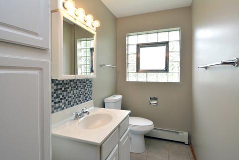 53 Dover Dr, Des Plaines, IL 60016 photo 6