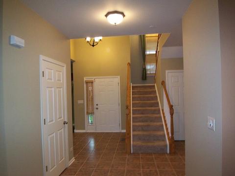 6083 Frank Dr, Hoffman Estates, IL 60192 photo 2