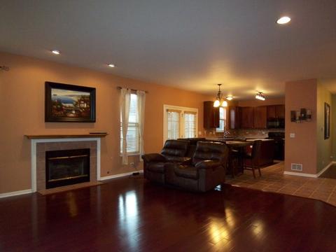 6083 Frank Dr, Hoffman Estates, IL 60192 photo 3