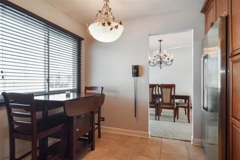 4462 Thornbark Dr, Hoffman Estates, IL 60192 photo 5