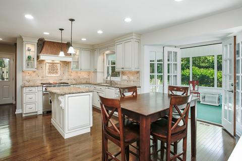 1401 Glencoe St, Wheaton, IL 60187 photo 9