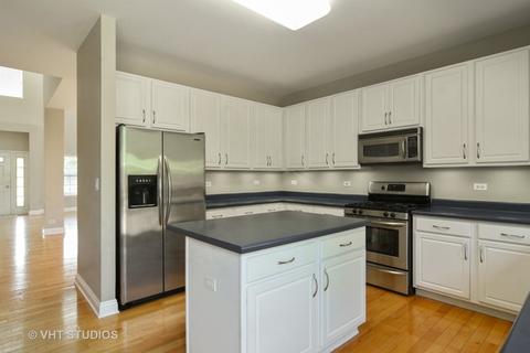 1732 Charles Dr, Wheeling, IL 60090 photo 3