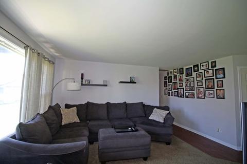 1002 Radclyffe Ct #A, Elgin, IL 60120 photo 4