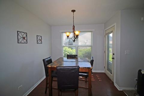 1002 Radclyffe Ct #A, Elgin, IL 60120 photo 5