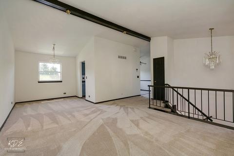 305 Persimmon Ct, Aurora, IL 60504 photo 3