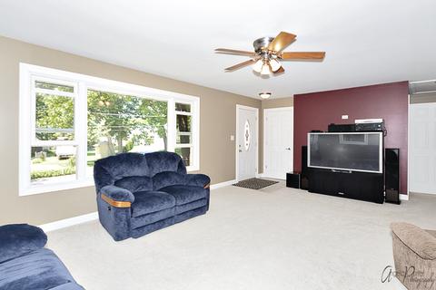 135 Eagle Point Rd, Fox Lake, IL 60020 photo 5