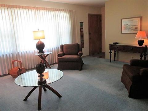 976 Diane Ave, Elgin, IL 60123 photo 2