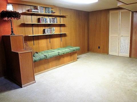 976 Diane Ave, Elgin, IL 60123 photo 13