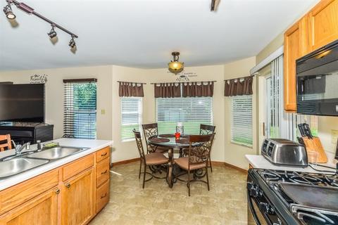 5302 Oakbrook Dr, Plainfield, IL 60586 photo 4