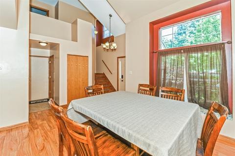 5302 Oakbrook Dr, Plainfield, IL 60586 photo 2