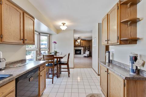 840 Roaring Brook Ln, Algonquin, IL 60102 photo 5