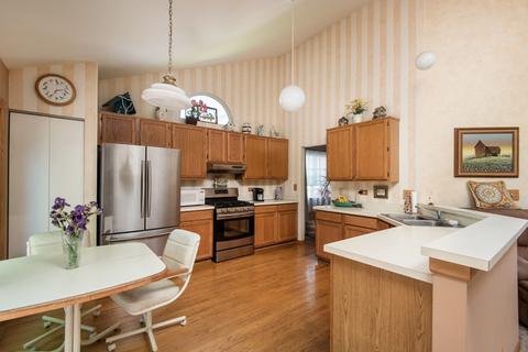 240 Dickens Trl, Elgin, IL 60120 photo 12