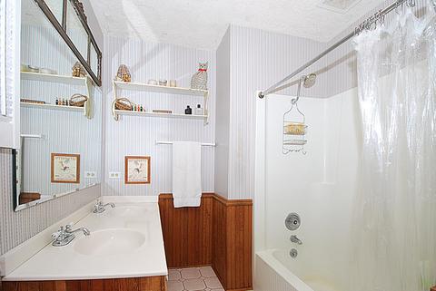 820 Mill St, Elgin, IL 60123 photo 47