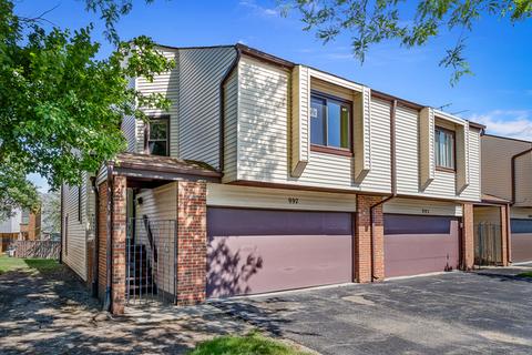 997 Spring Mill Dr, Hoffman Estates, IL 60169 photo 3
