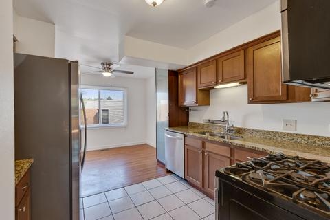 997 Spring Mill Dr, Hoffman Estates, IL 60169 photo 9
