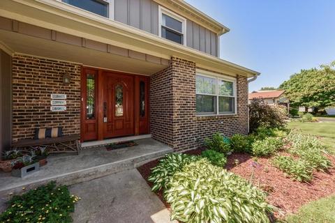 401 Janice Ct, Wheeling, IL 60090 photo 2