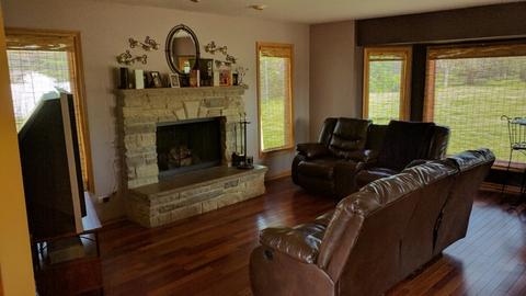 12960 Shelly Ln, Plainfield, IL 60585 photo 2
