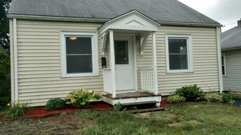 111 Schorie Ave, Joliet, IL 60433 photo 2