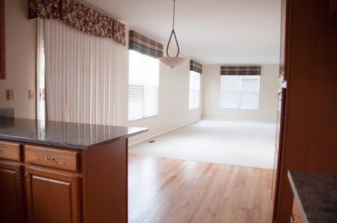 809 Columbine Dr, Elgin, IL 60124 photo 9