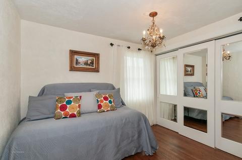 1237 Golf Cir, Wheaton, IL 60189 photo 11