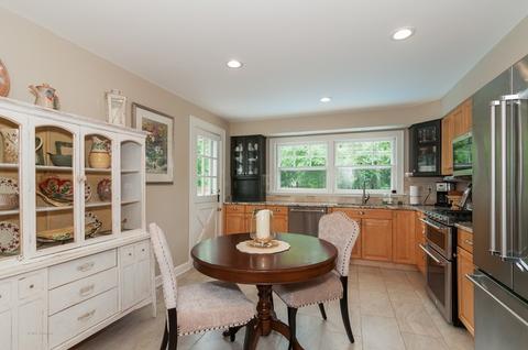 1237 Golf Cir, Wheaton, IL 60189 photo 4