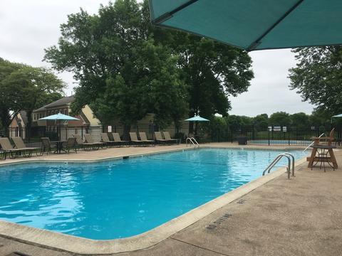 1402 Shore Ct #C2, Wheeling, IL 60090 photo 22