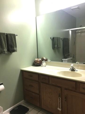 1402 Shore Ct #C2, Wheeling, IL 60090 photo 16