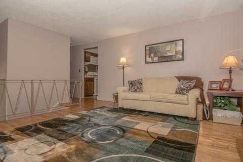 424 Westover Ln, Schaumburg, IL 60193 photo 4