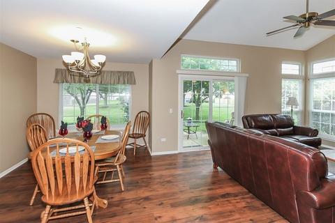 418 Cromwell Cir #4, Bartlett, IL 60103 photo 8