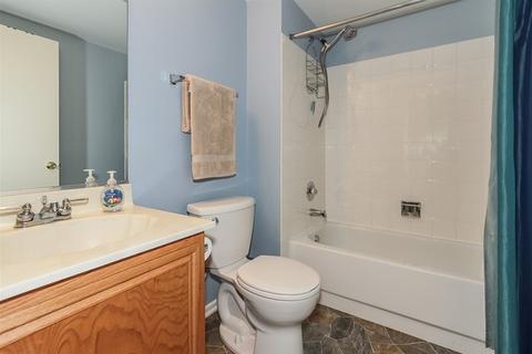 418 Cromwell Cir #4, Bartlett, IL 60103 photo 16