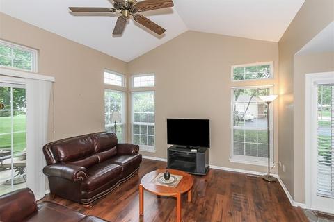418 Cromwell Cir #4, Bartlett, IL 60103 photo 2
