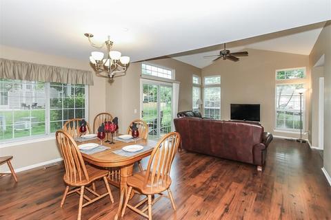418 Cromwell Cir #4, Bartlett, IL 60103 photo 3