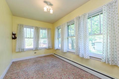 1427 E Walnut Ave, Des Plaines, IL 60016 photo 5