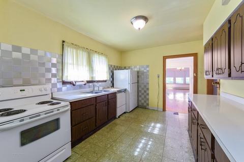 1427 E Walnut Ave, Des Plaines, IL 60016 photo 3