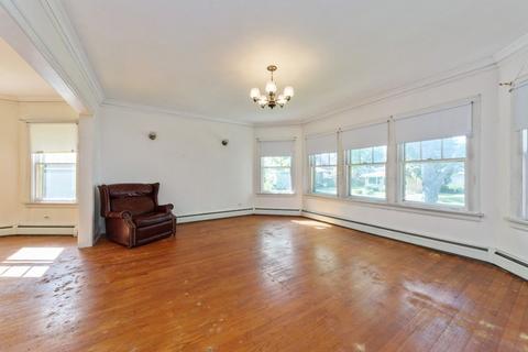 1427 E Walnut Ave, Des Plaines, IL 60016 photo 2
