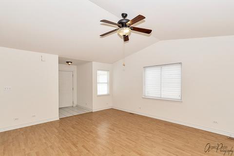 551 Sandy Ct, Harvard, IL 60033 photo 5