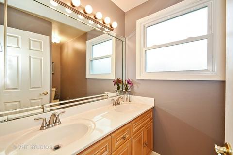 1920 Nottingham Ln, Wheaton, IL 60189 photo 14
