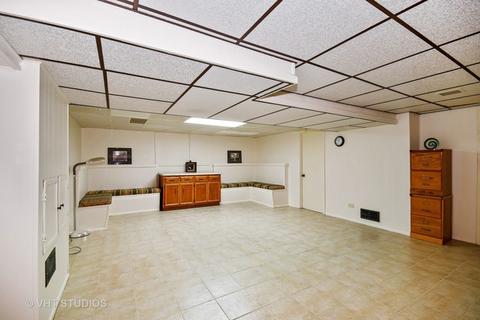 1920 Nottingham Ln, Wheaton, IL 60189 photo 17