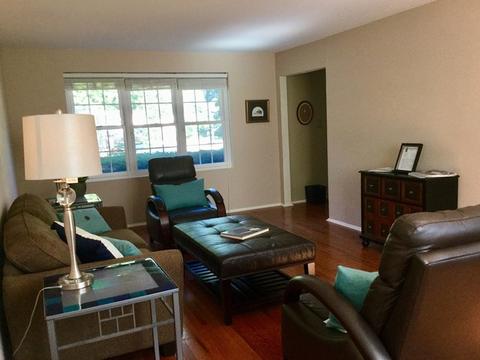 1920 Nottingham Ln, Wheaton, IL 60189 photo 3
