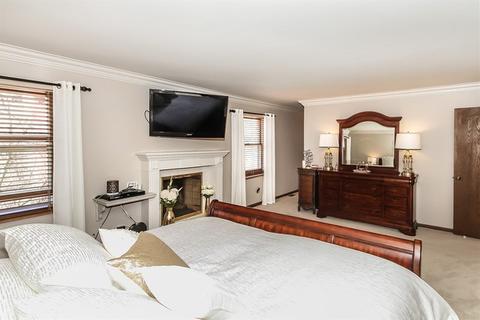 920 N Dexter Ln, Hoffman Estates, IL 60169 photo 13
