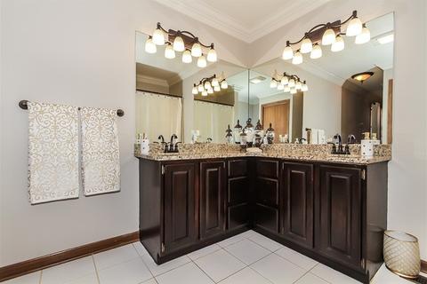 920 N Dexter Ln, Hoffman Estates, IL 60169 photo 14